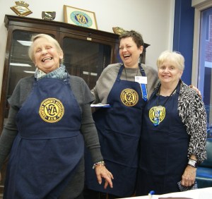 CWA judges Pat (left) and Annie (right) with competition organiser Silvana 